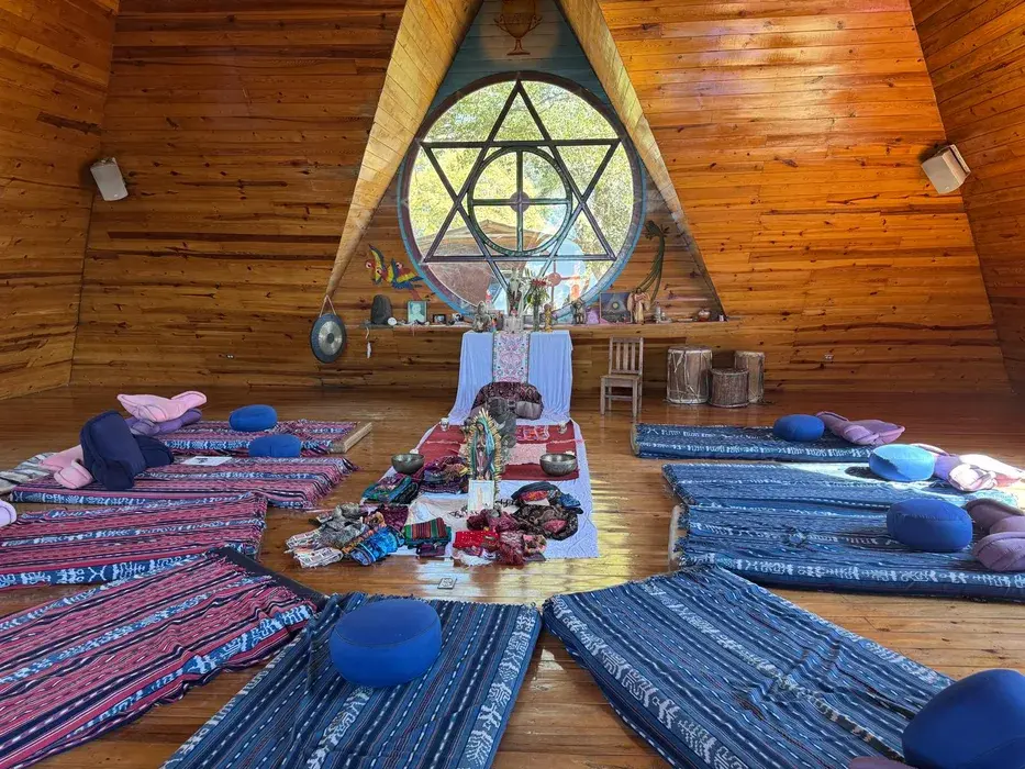 Pyramide Paz Mundo